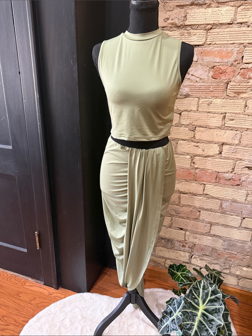🍏 Cider Sage Green Sleeveless Crop Top & Draped Maxi Skirt Set | Medium